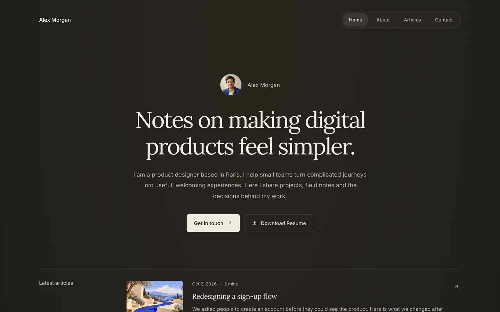 Star portfolio homepage with recent articles and links to About and Contact pages.